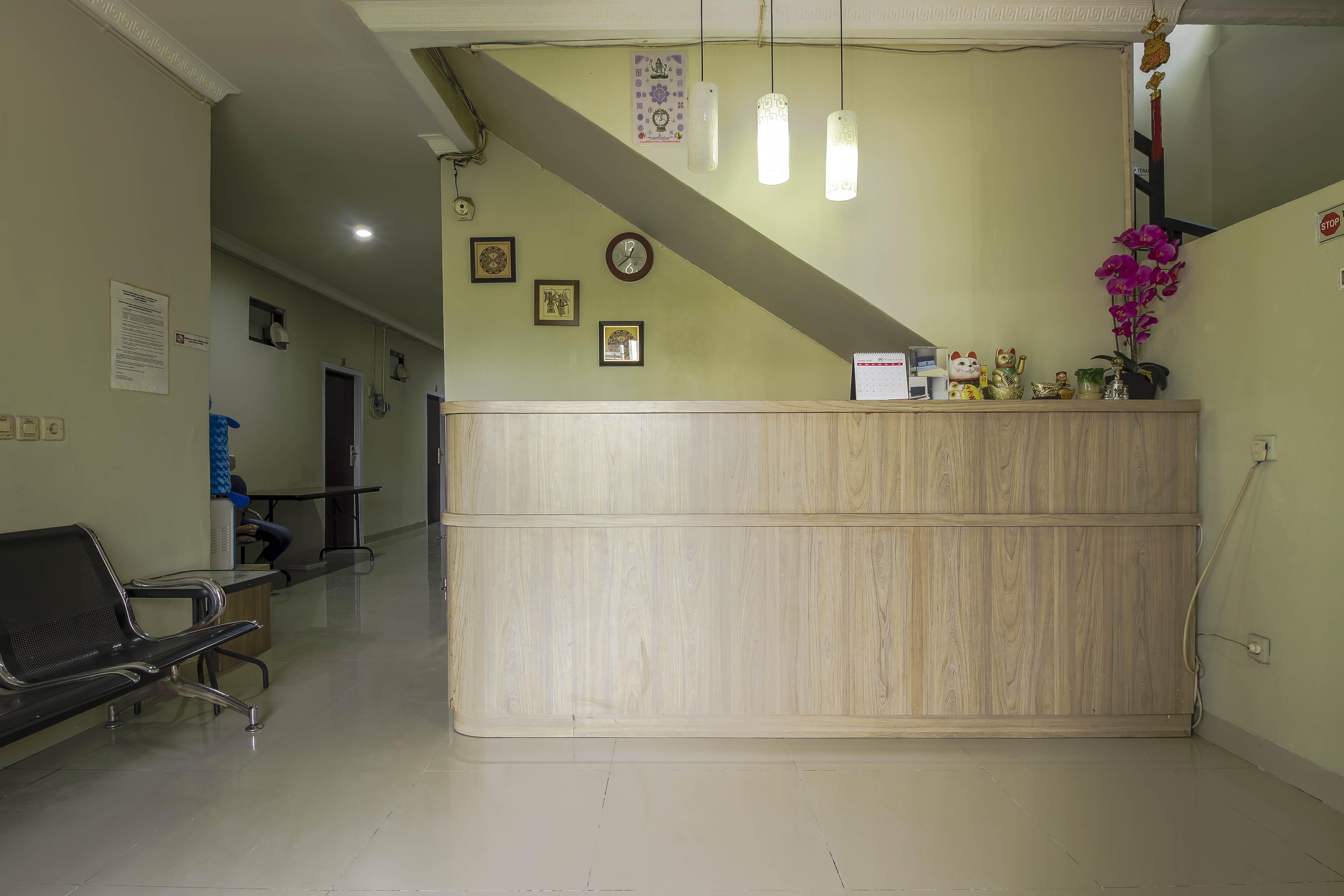 Reddoorz Plus Near Lippo Cikarang Mall Bekasi Exterior foto
