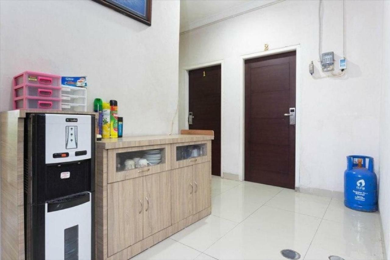 Reddoorz Plus Near Lippo Cikarang Mall Bekasi Exterior foto